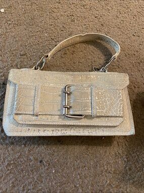 TOSCA BLU Pearl Cream Croc-Embossed Buckle Shoulder Bag